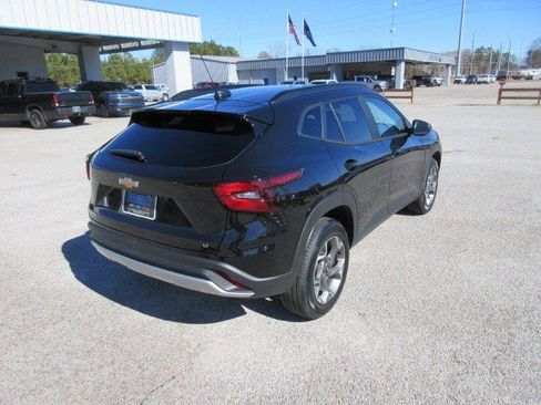 New 2026 Chevrolet Trax LT w/ Driver Confidence Package image 5