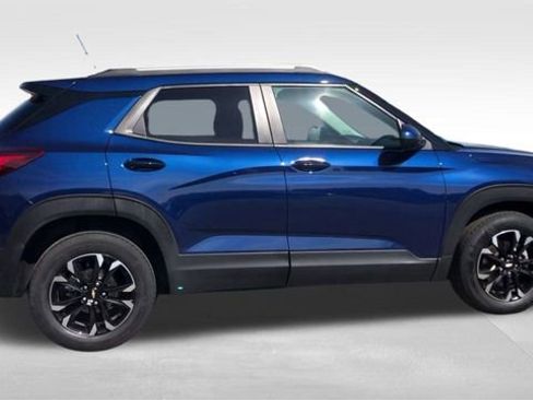 Used 2022 Chevrolet TrailBlazer LT w/ Convenience Package image 9