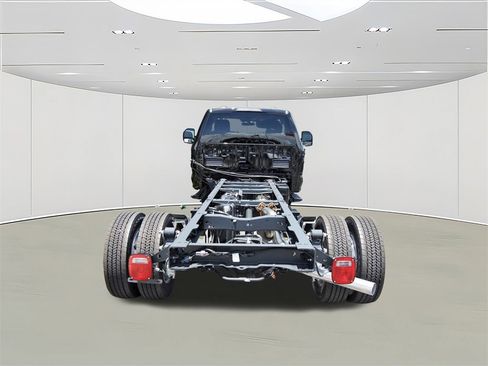 New 2025 Ford F550 2WD Regular Cab Super Duty w/ XLT Value Package image 6