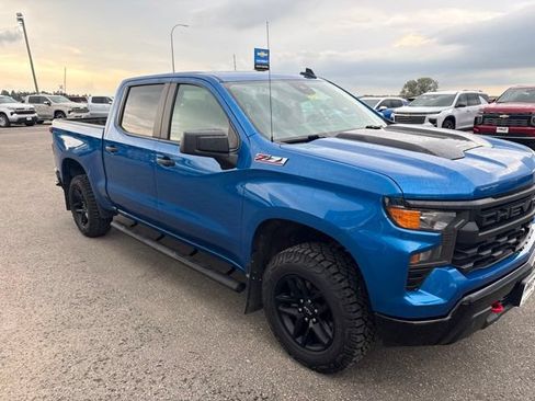 Used 2023 Chevrolet Silverado 1500 Custom Trail Boss AWD/4WD image 5