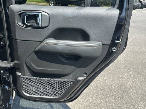 Certified 2025 Jeep Wrangler Unlimited Sahara w/ Safety Group AWD/4WD image 17