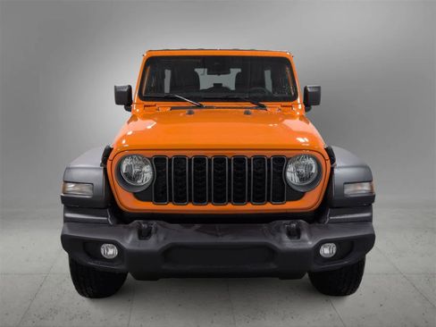 Used 2025 Jeep Wrangler Sport S image 3