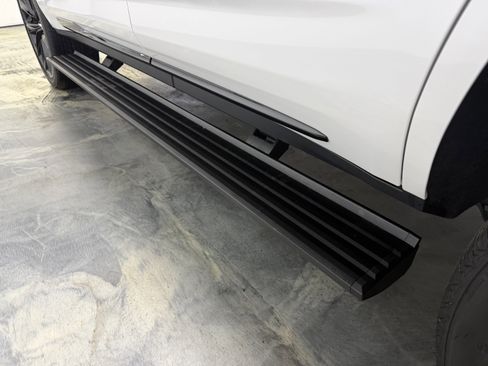 Used 2025 Cadillac Escalade Sport Platinum w/ LPO, ONYX Package image 37