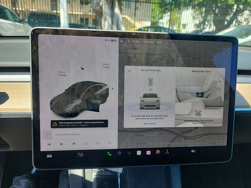 Used 2022 Tesla Model Y Long Range image 27