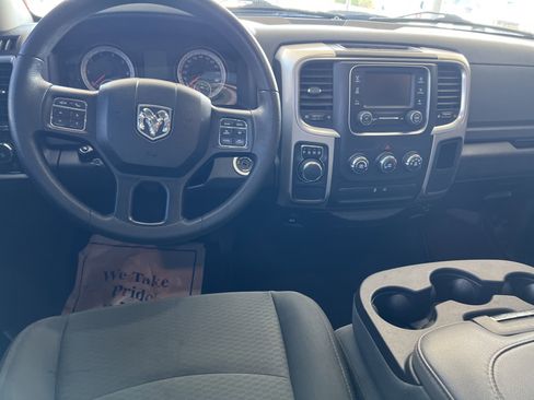 Used 2018 RAM 1500 Classic SLT image 9