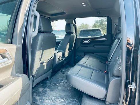 Used 2022 Chevrolet Silverado 1500 LT Trail Boss w/ LT Trail Boss Premium Package AWD/4WD image 19