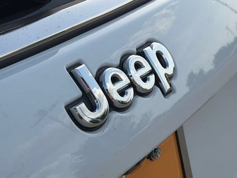 Certified 2025 Jeep Compass Limited w/ Elite Group AWD/4WD image 12