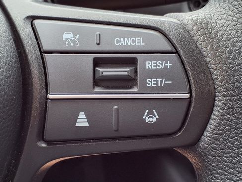 Certified 2025 Honda HR-V LX image 24