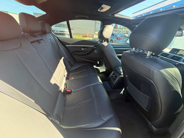 Used 2018 BMW 340i Sedan w/ Executive Package RWD image 21