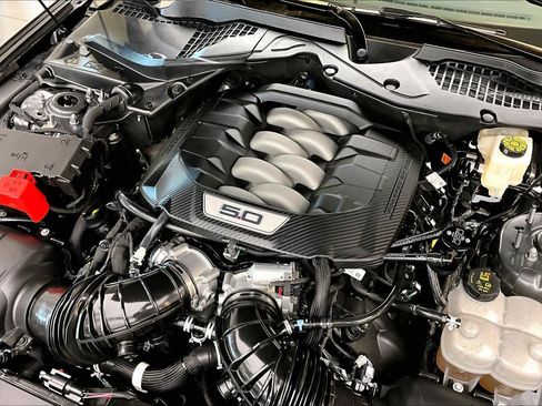 Used 2025 Ford Mustang GT RWD image 30