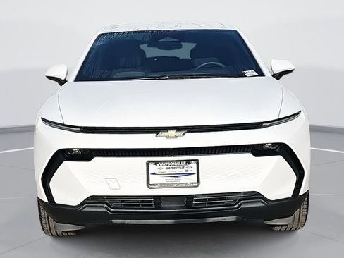 New 2026 Chevrolet Equinox EV LT image 8