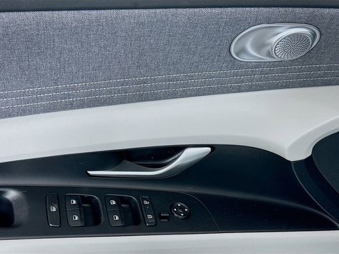 New 2025 Hyundai Elantra Limited image 19