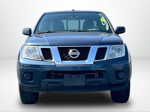 Used 2015 Nissan Frontier SV AWD/4WD image 3