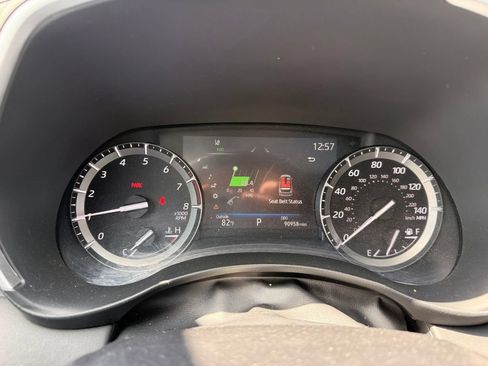 Used 2021 Toyota Highlander XLE AWD/4WD image 15