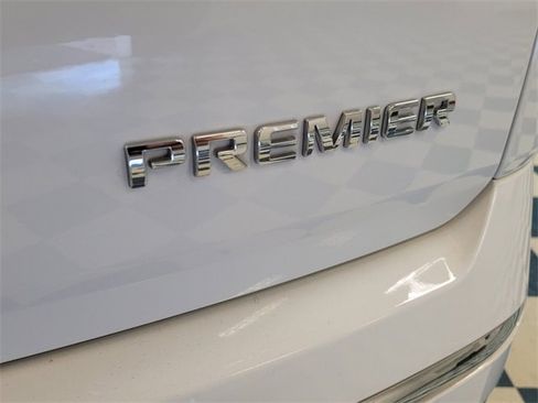 Used 2023 Chevrolet Traverse Premier image 22
