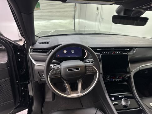 New 2025 Jeep Grand Cherokee L Limited image 12