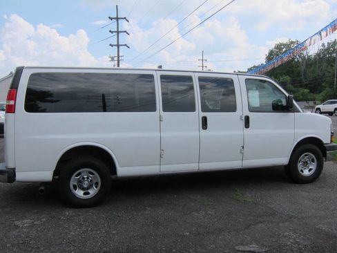 Used 2019 Chevrolet Express 3500 LT w/ LT Preferred Equipment Group image 3