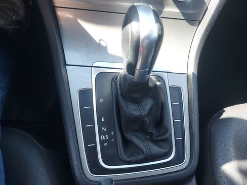 Used 2015 Volkswagen Golf S FWD image 15