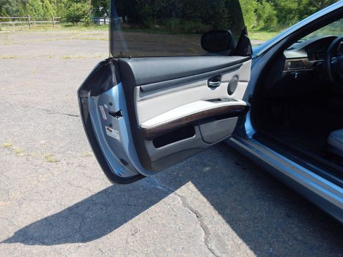 Used 2012 BMW 335i Convertible RWD image 9