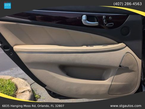 Used 2013 Hyundai Equus Signature RWD image 11