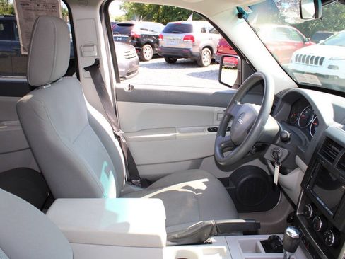 Used 2008 Jeep Liberty Sport w/ Popular Equipment Group AWD/4WD image 11