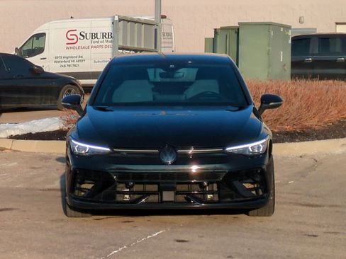 Used 2025 Volkswagen Golf R Black Edition image 3