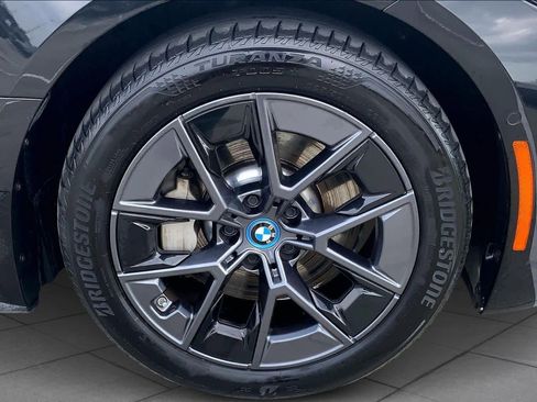 Used 2024 BMW i4 eDrive40 image 10