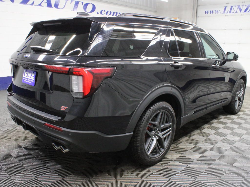 Used 2025 Ford Explorer ST AWD/4WD image 6