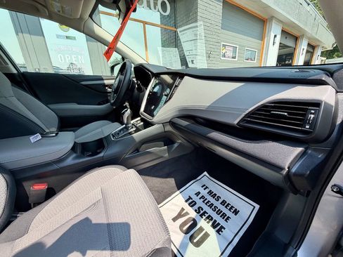 Used 2025 Subaru Outback Premium AWD/4WD image 30