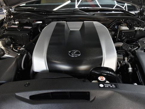 Used 2018 Lexus IS 300 AWD image 33