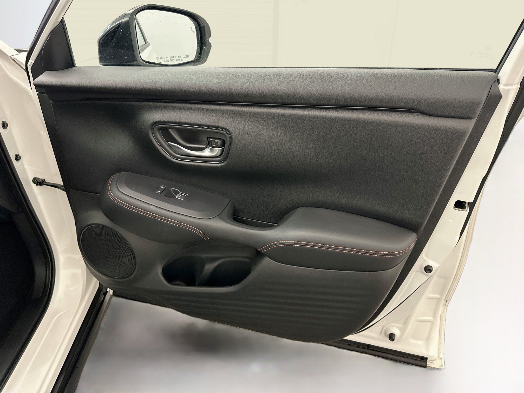 Used 2025 Honda HR-V Sport image 32