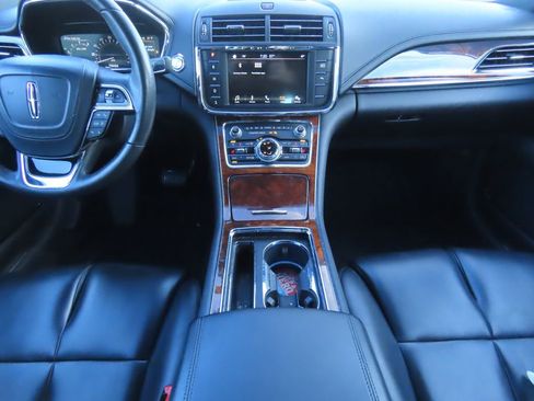 Used 2017 Lincoln Continental Premiere image 7
