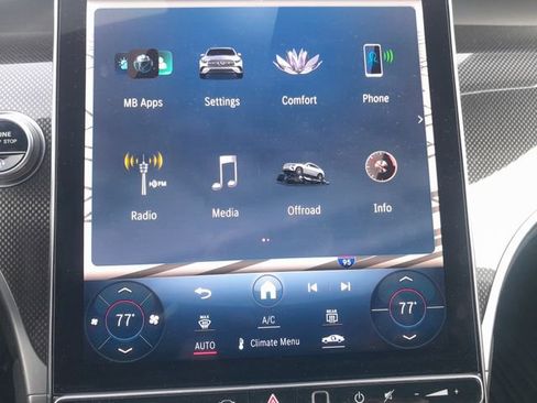 Used 2024 Mercedes-Benz GLC 300 4MATIC image 10