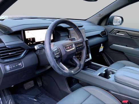 Used 2024 GMC Acadia AT4 w/ Luxury Package AWD/4WD image 15