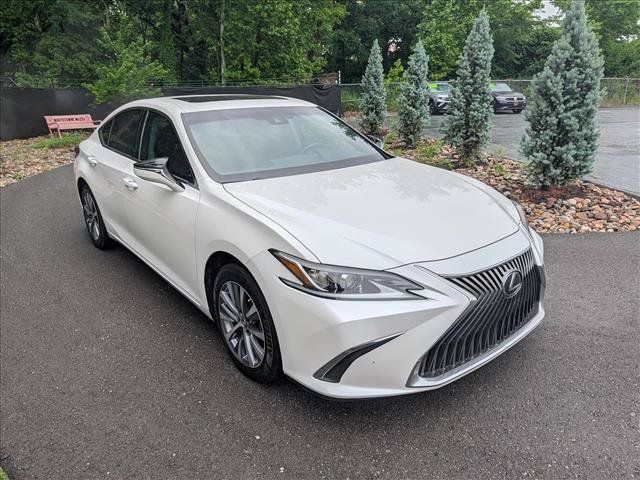 Used 2021 Lexus ES 350 w/ Accessory Package FWD image 7