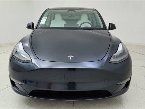Used 2024 Tesla Model Y Long Range image 2