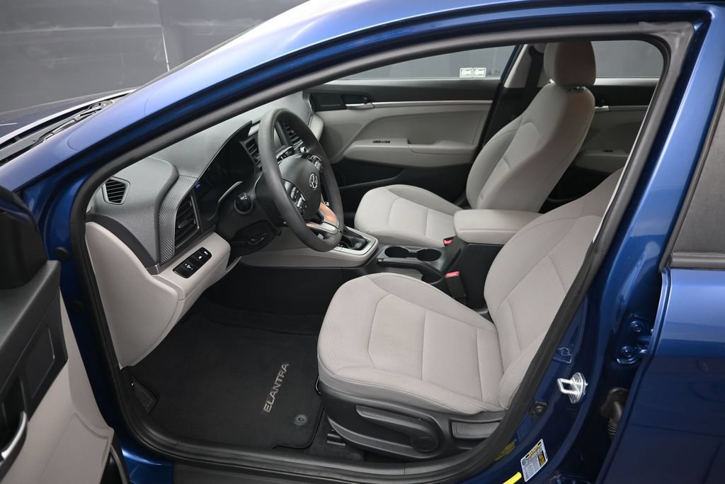 Used 2020 Hyundai Elantra SE FWD image 9