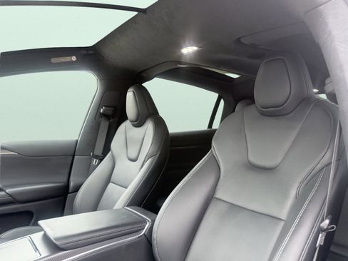 Used 2023 Tesla Model X Plaid image 37