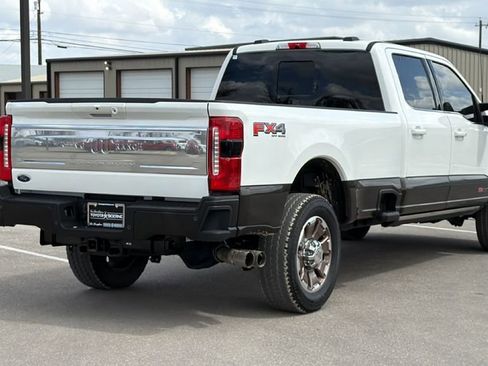 Used 2025 Ford F350 King Ranch w/ FX4 Off-Road Package image 6