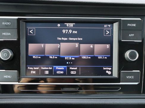 Used 2020 Volkswagen Jetta SE FWD image 30