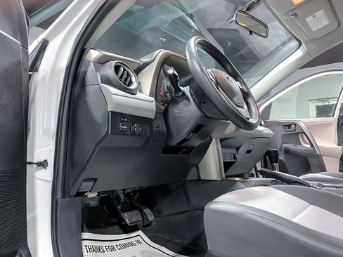 Used 2013 Toyota RAV4 LE image 17