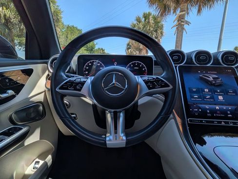 Used 2023 Mercedes-Benz GLC 300 image 10