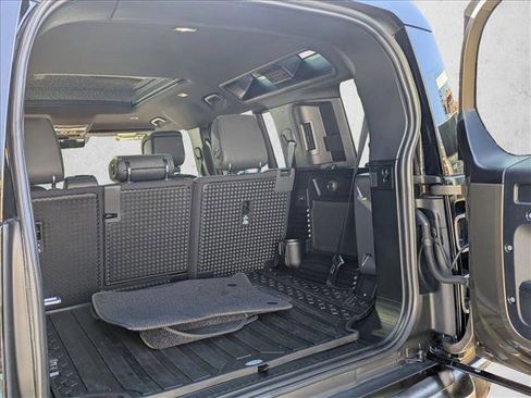 Certified 2024 Land Rover Defender 110 X image 6