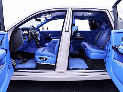 Used 2024 Rolls-Royce Phantom Sedan w/ The Phantom Package RWD image 46