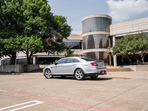 Used 2010 Ford Taurus SHO image 49