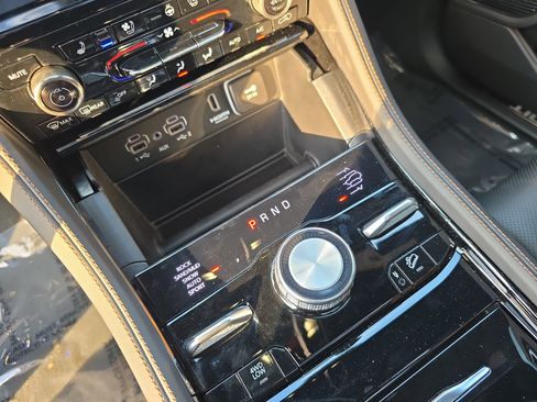 Used 2024 Jeep Grand Cherokee Summit image 25