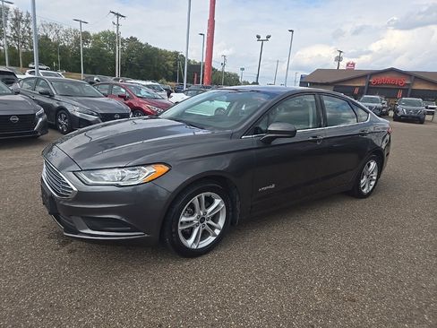 Used 2018 Ford Fusion S image 3