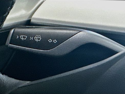 Used 2023 Tesla Model Y Performance AWD/4WD image 16