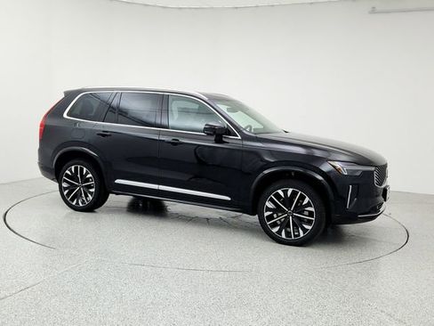 New 2026 Volvo XC90 B6 Plus w/ Protection Package image 3