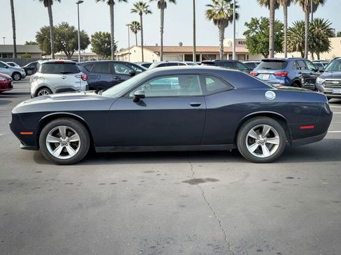 Used 2017 Dodge Challenger SXT image 5